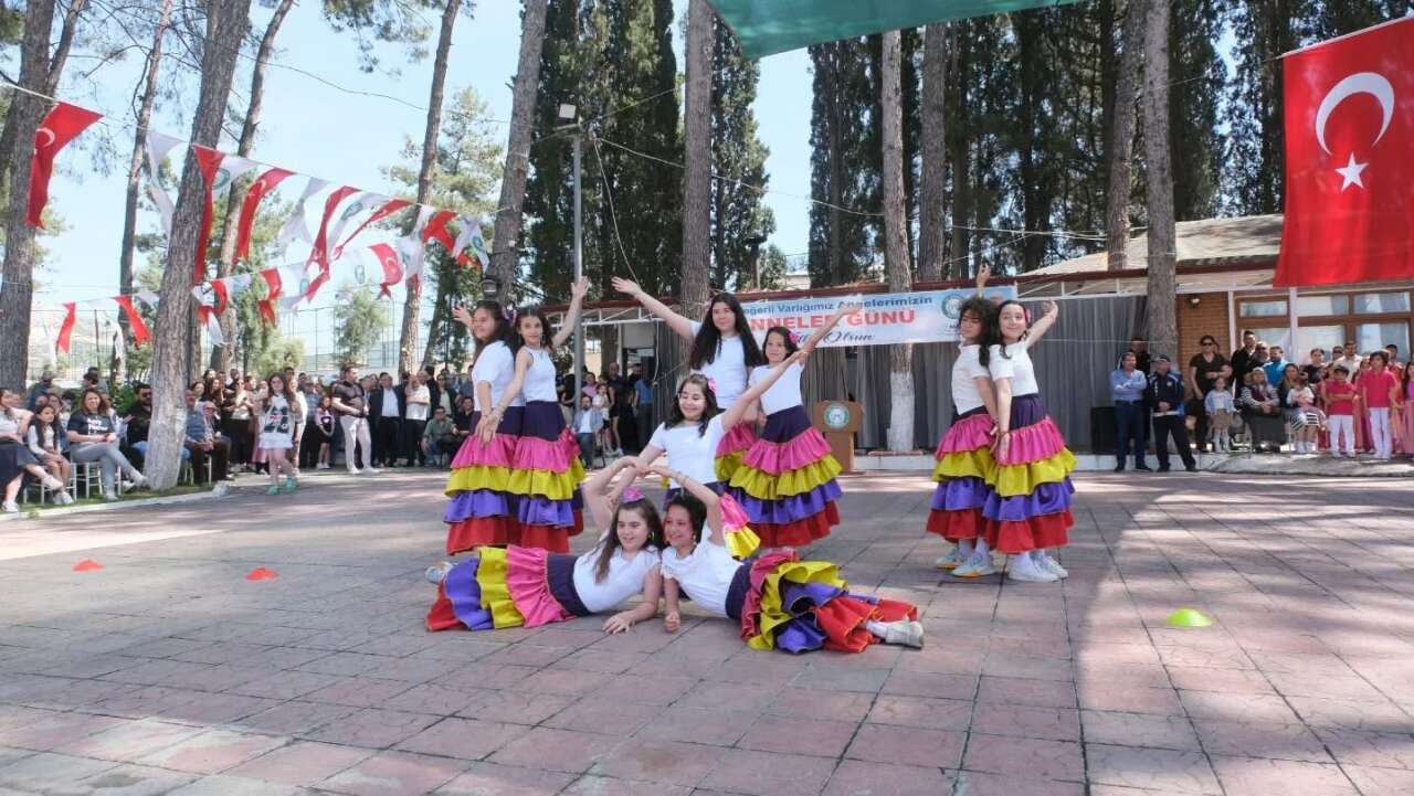 Yatağan Belediyesi'nden Anneler Günü’nde Birlik ve Beraberlik Aşuresi 5